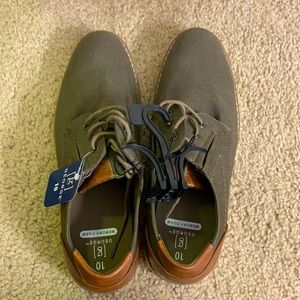 Men’s dress shoes